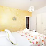 16 Apartment