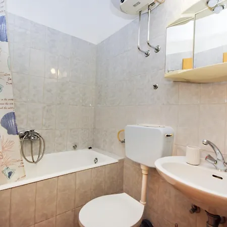 Apartment 16 Makarska