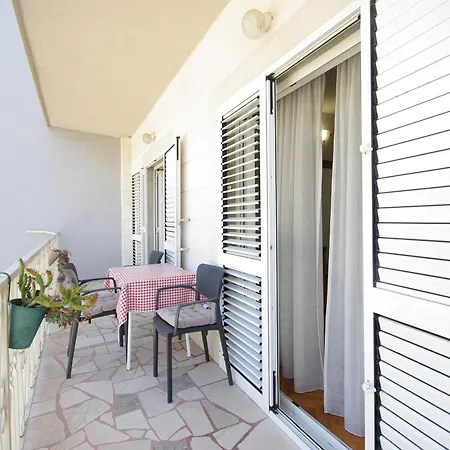 Apartment 16 Makarska